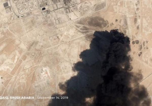 Imagem de satélite mostra fumaça após ataque a instalação da Aramco em Abqaiq, na Arábia Saudita 14/09/2019 Planet Labs Inc / Divulgação via REUTERS