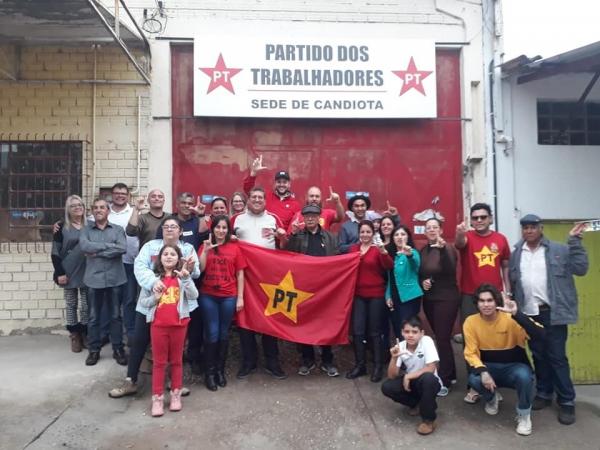 PT reuniu cerca de 90 filiados na votação do PED dia 8 setembro / Foto: Divulgação