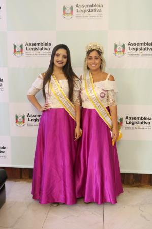 Rainha Paola Largue e 1ª Princesa Renatha Moreira / Foto Divulgação