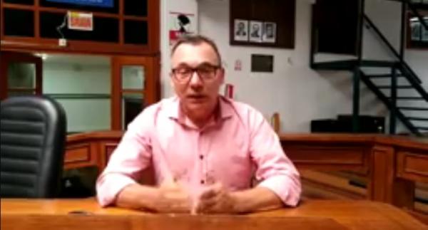 O vereador falou em vídeo do Facebook / Foto: Reprodução