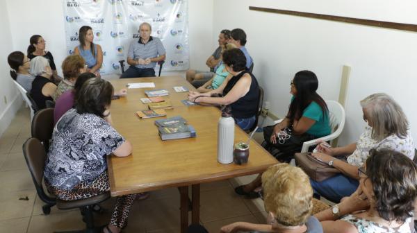 Reunião realizada na manhã de sexta-feira (13) entre artesãos e governo / Foto: Paulo Batista