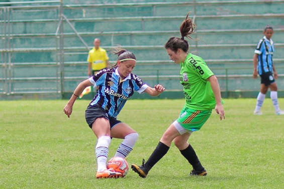 Jogando pela João Emílio contra o time do Grêmio / Foto: Arquivo Pessoal