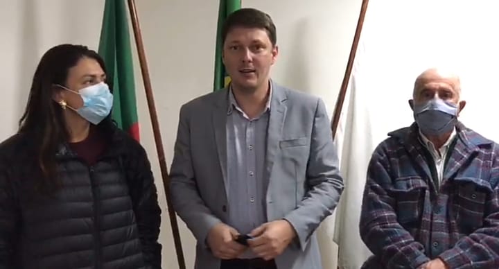 Schardosim em vídeo anunciando nova data do festejo